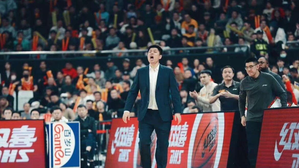 包含上海男篮迎来一场胜利，实力不俗的词条
