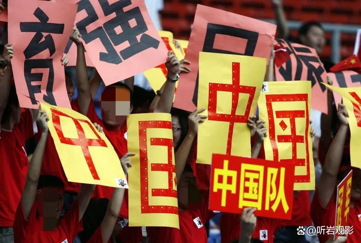 od体育官方-队员们在足球场上英姿飒爽，勇敢直面挑战